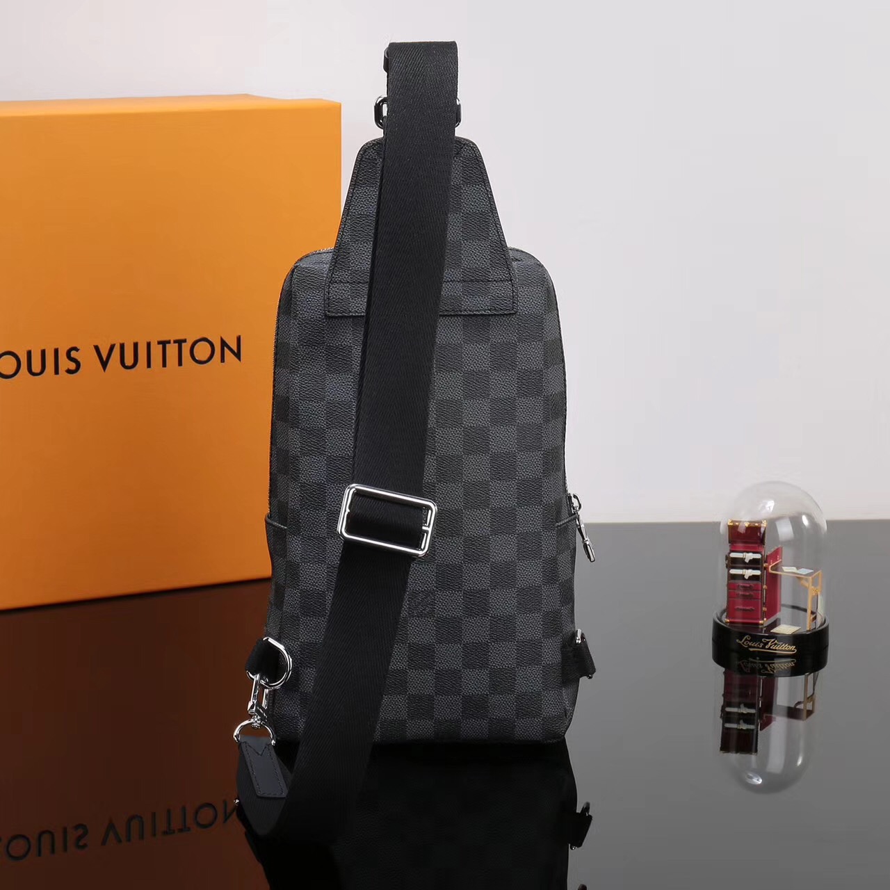 bag: Louis Vuitton Mens Messenger Bag Price