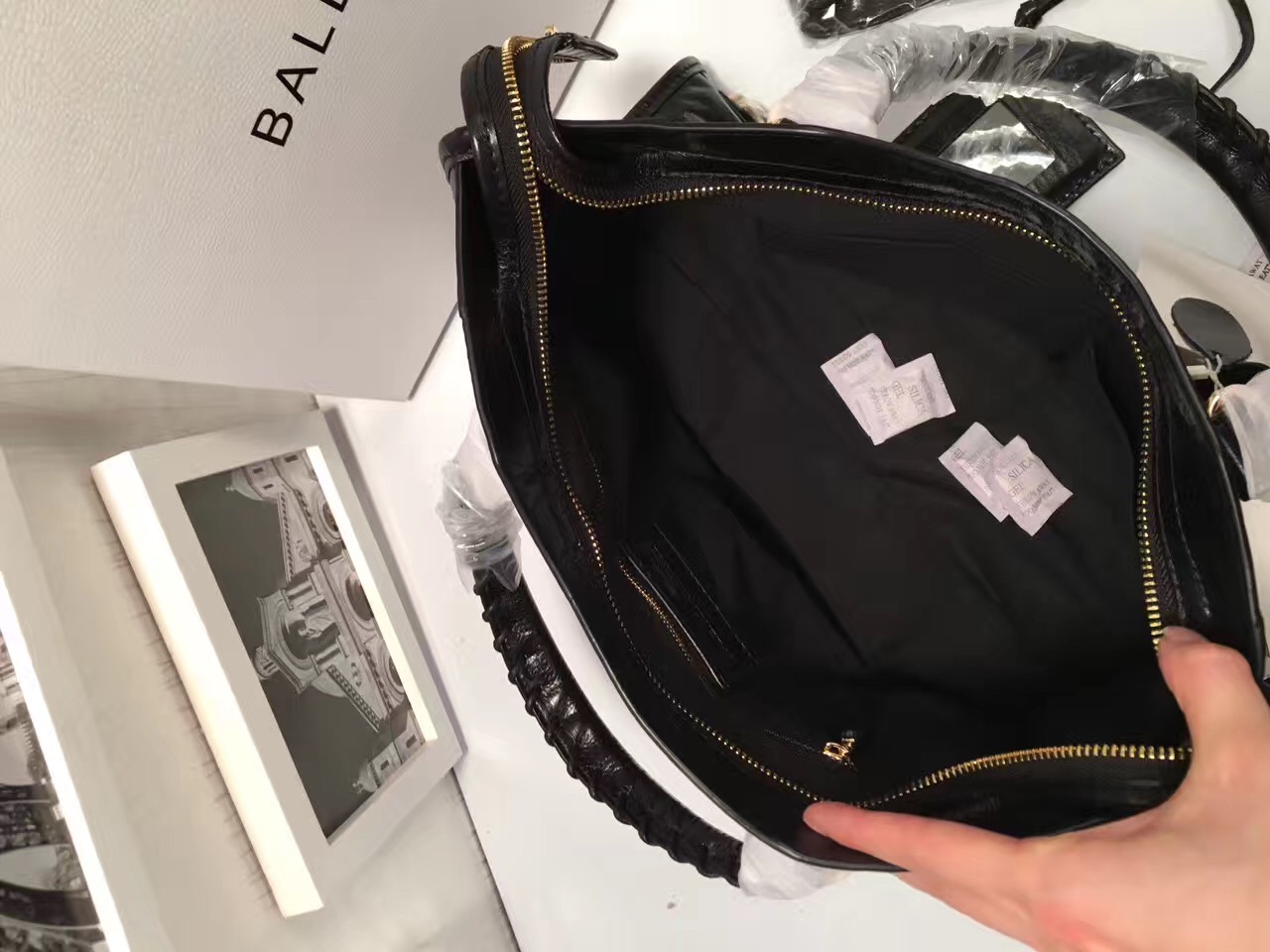 balenciaga city large black handbags