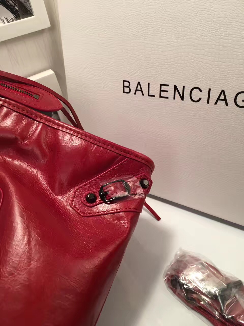 balenciaga city large wine handbags