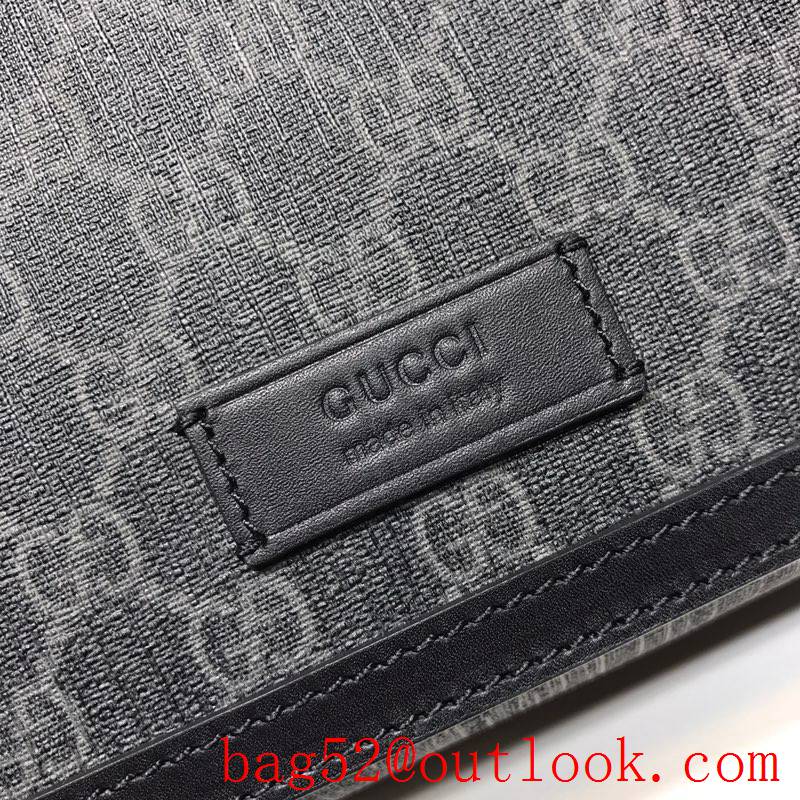 Gucci men gray large GG Supreme Classic Messenger Bag