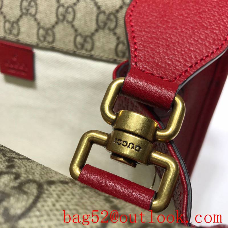 Gucci men red GG Supreme Medium Messenger Bag