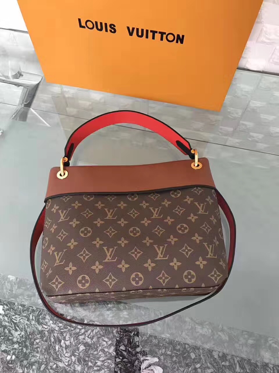 LV Louis Vuitton tan monogram shoulder handbags