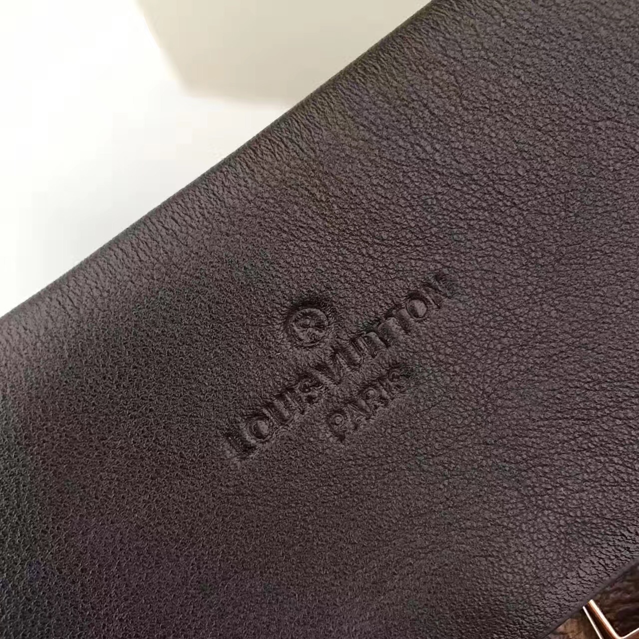 LV Louis Vuitton v monogram shoulder black handbags