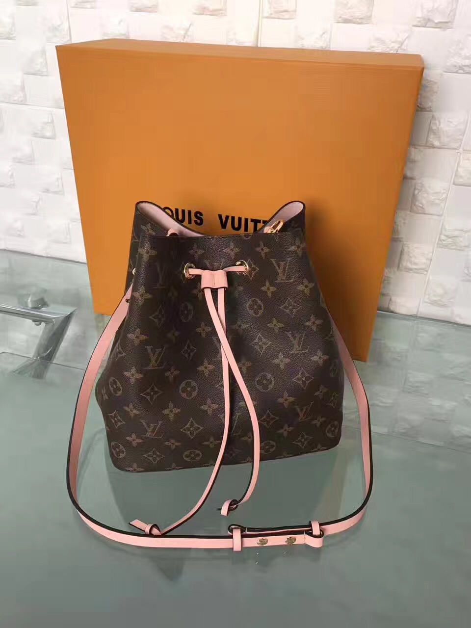 LV Louis Vuitton messenger monogram shoulder v pink handbags