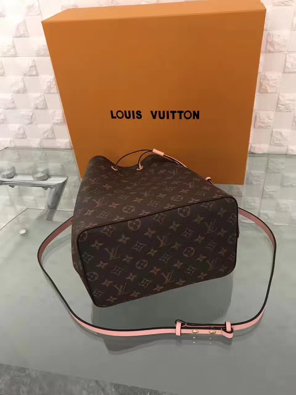 LV Louis Vuitton messenger monogram shoulder v pink handbags
