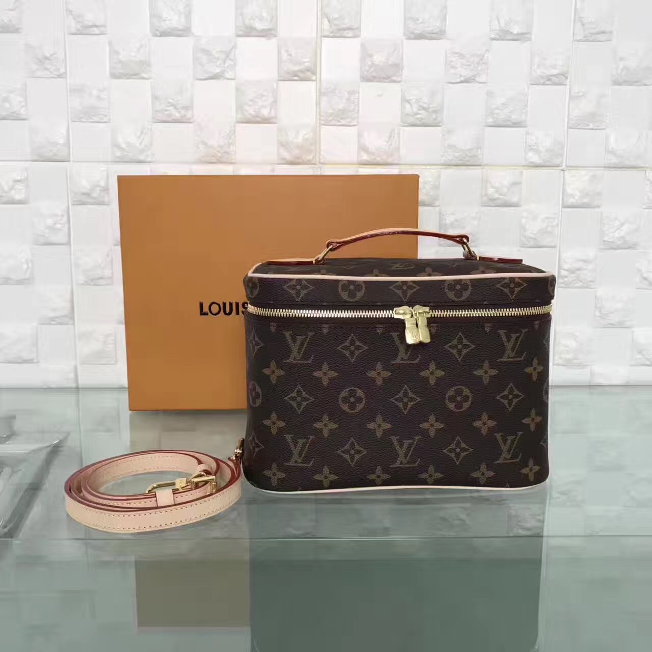 LV Louis Vuitton shoulder zipper monogram handbags