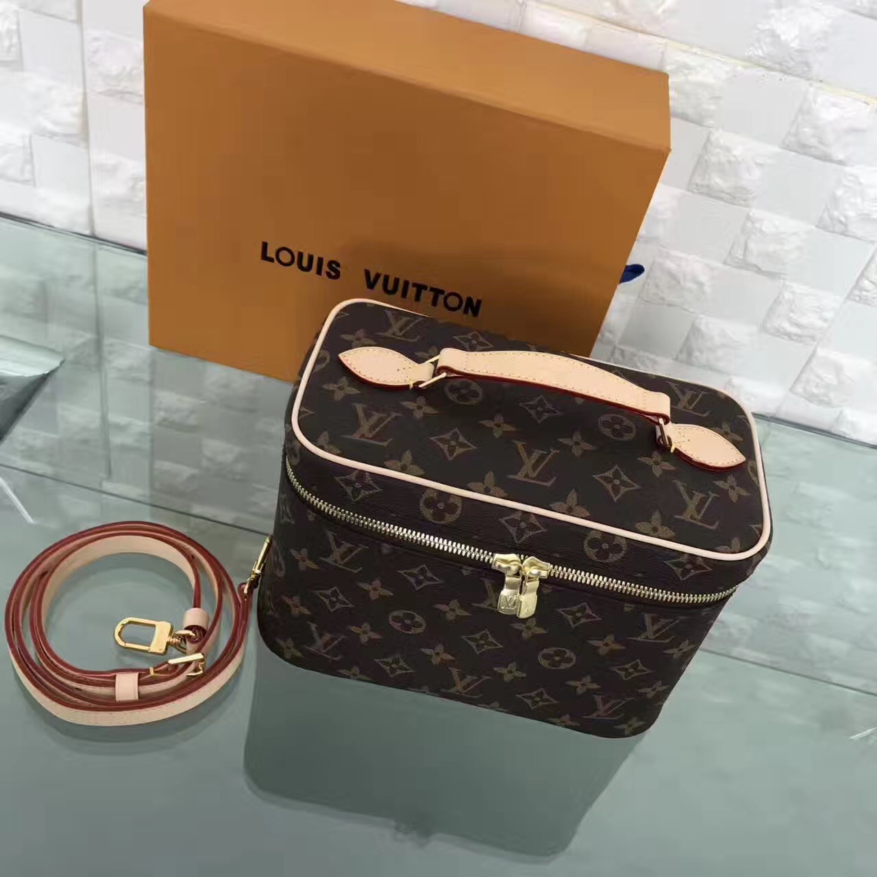 LV Louis Vuitton shoulder zipper monogram handbags