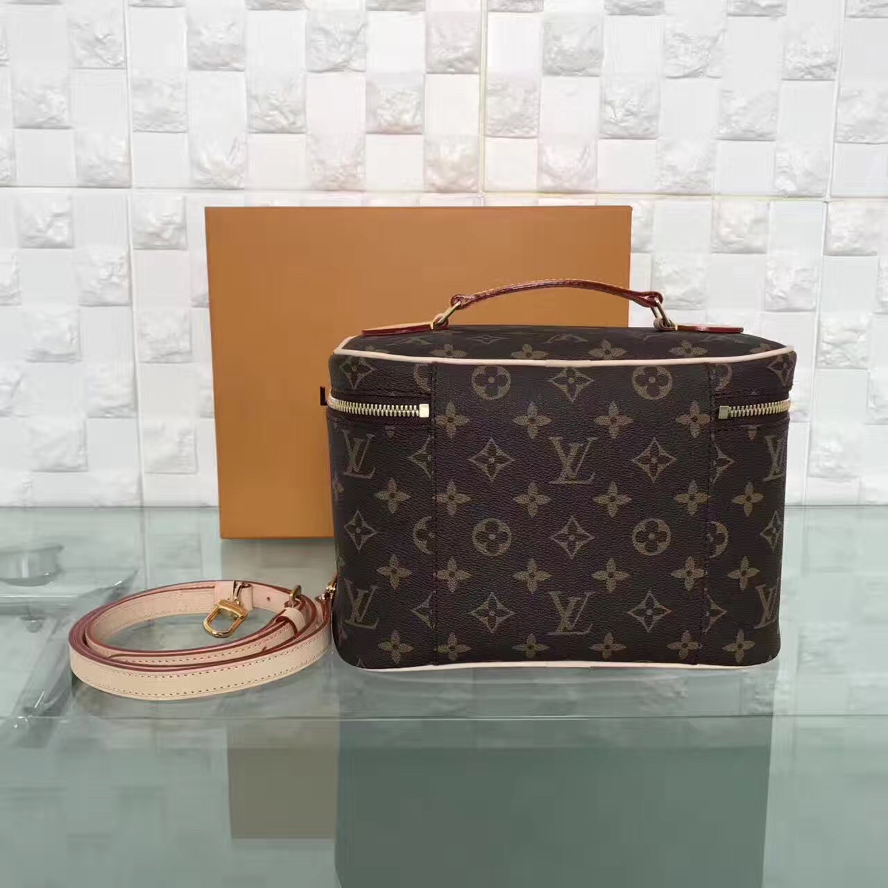 LV Louis Vuitton shoulder zipper monogram handbags