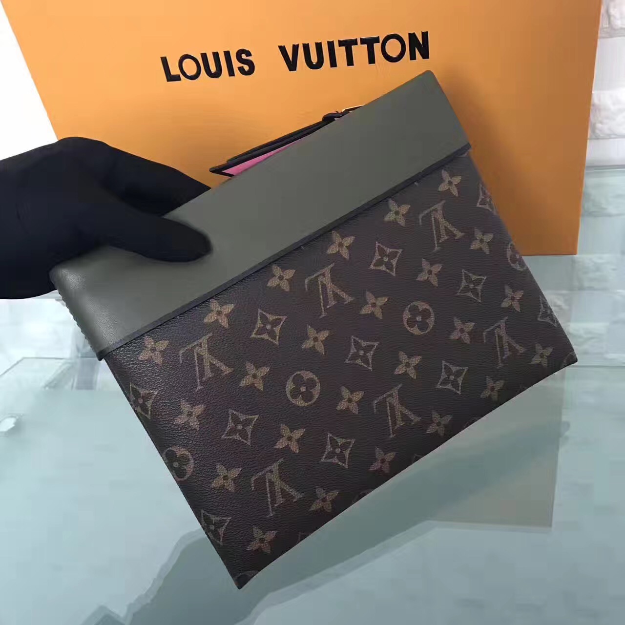 LV Louis Vuitton leather monogram v clutch handbags