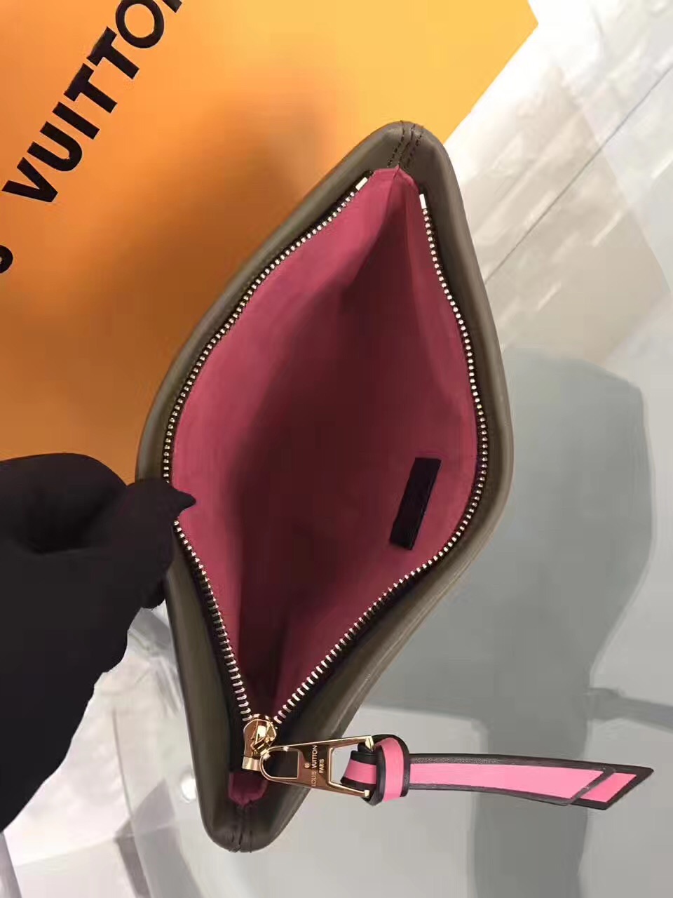 LV Louis Vuitton leather monogram v clutch handbags