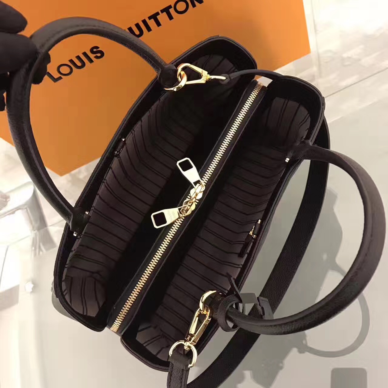 LV Louis Vuitton shoulder monogram Montaigne black handbags