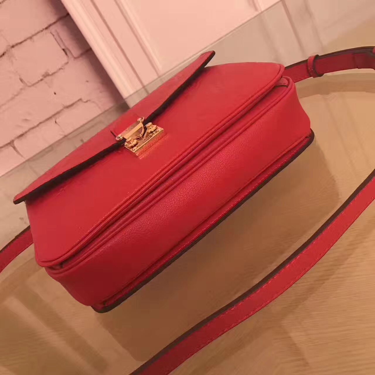 lv metis red