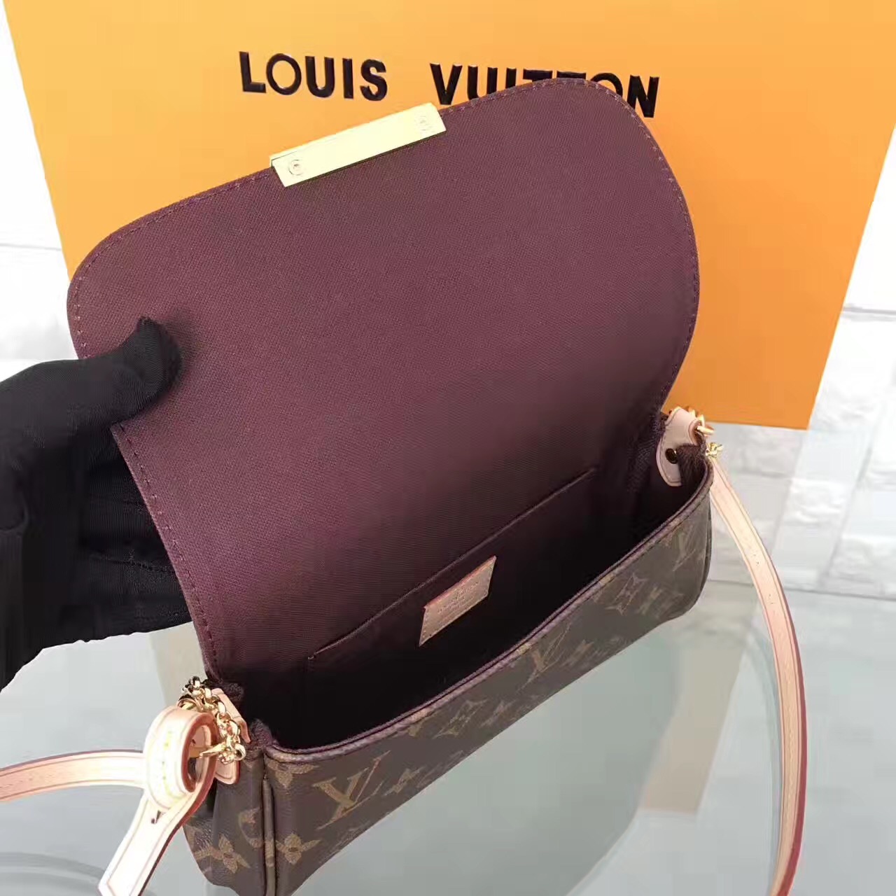 LV Louis Vuitton messenger monogram small handbags