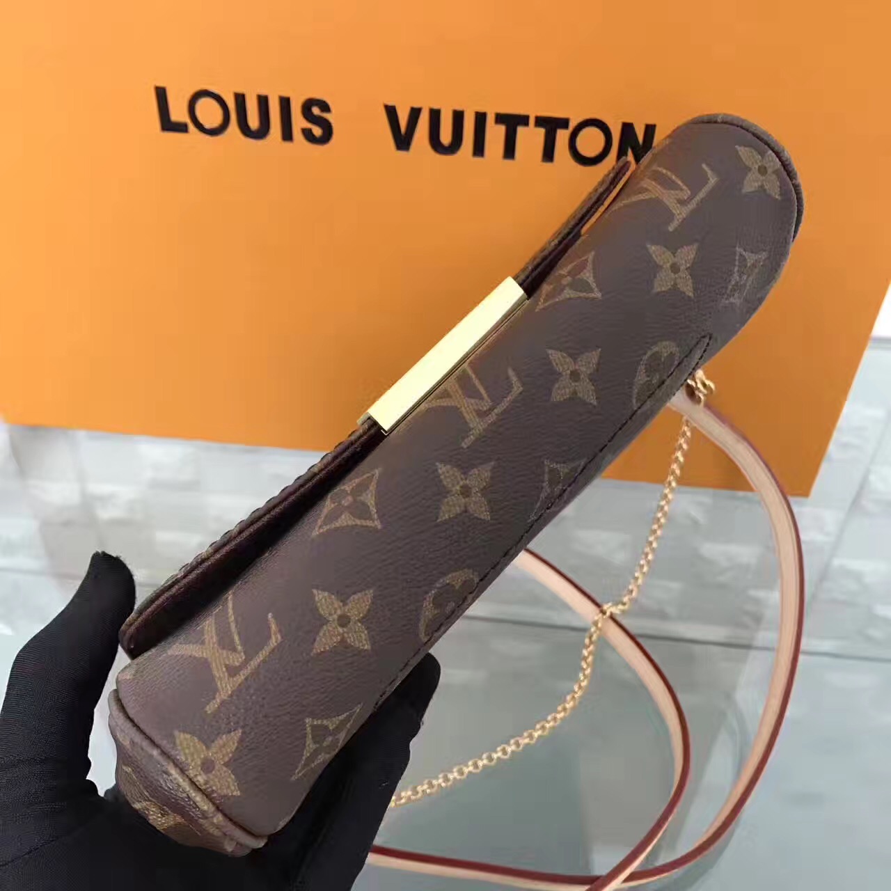 LV Louis Vuitton messenger monogram small handbags