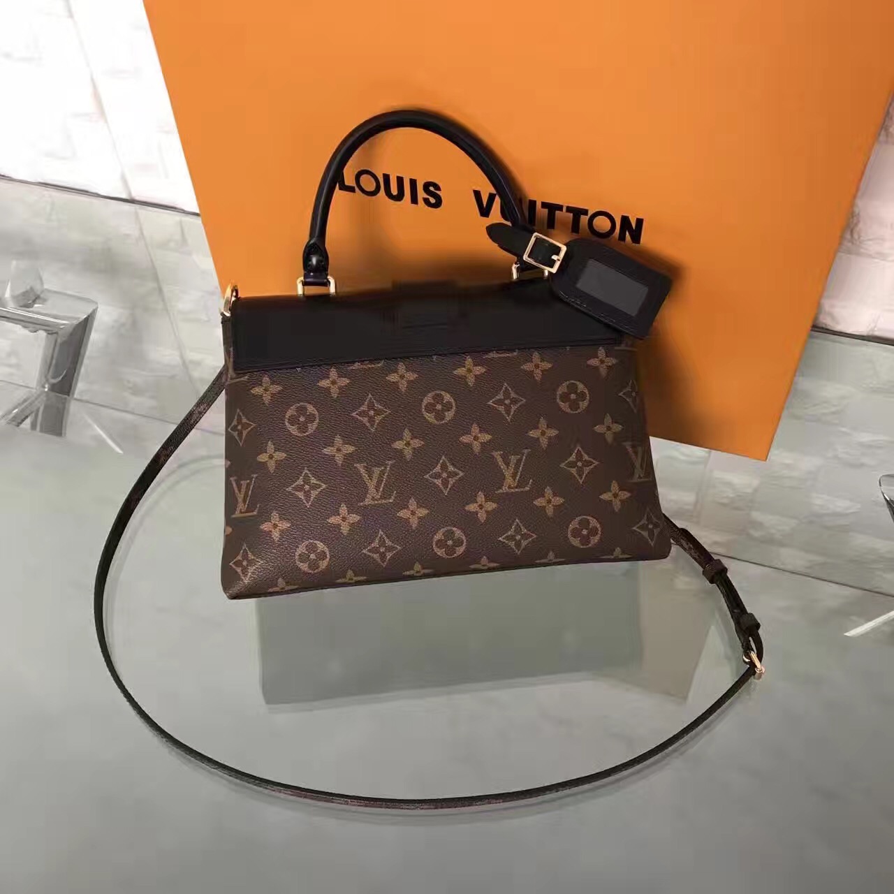 LV Louis Vuitton monogram shoulder handbags