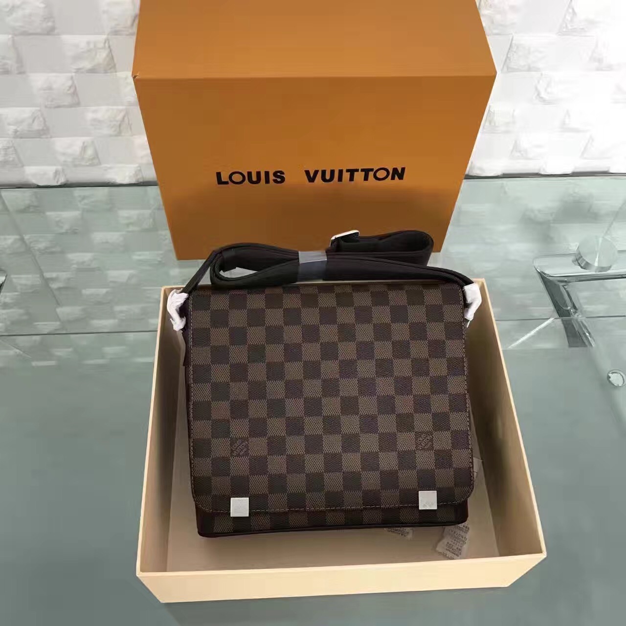 LV Louis Vuitton damier messenger handbags