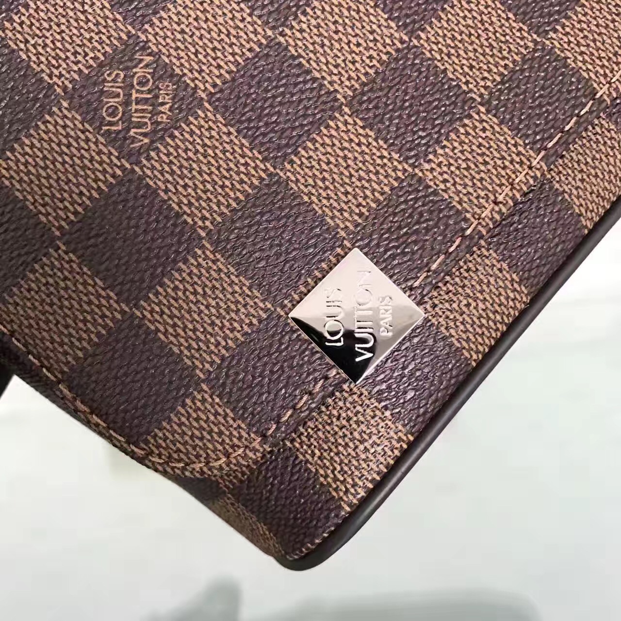 LV Louis Vuitton damier messenger handbags