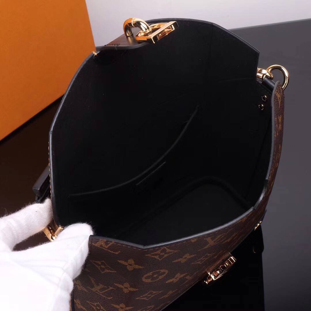 LV Louis Vuitton M43517 Bento Handbags Box Monogram Shoulder bags