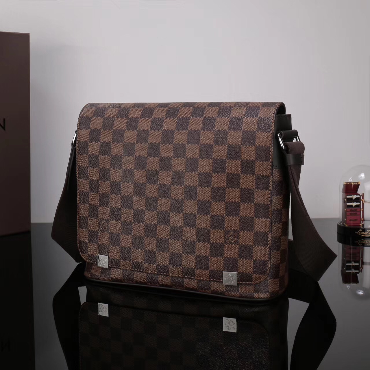 LV Louis Vuitton M41031 District Damier Medium Handbags Graphite bags