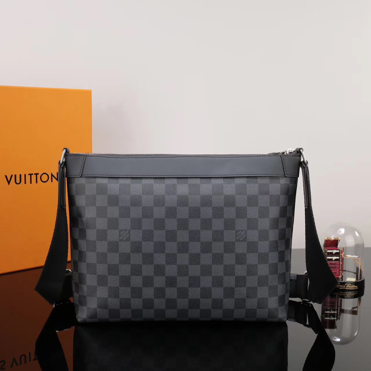 Men LV Louis Vuitton Mick Shoulder Damier bags N40003 Graphite Handbags