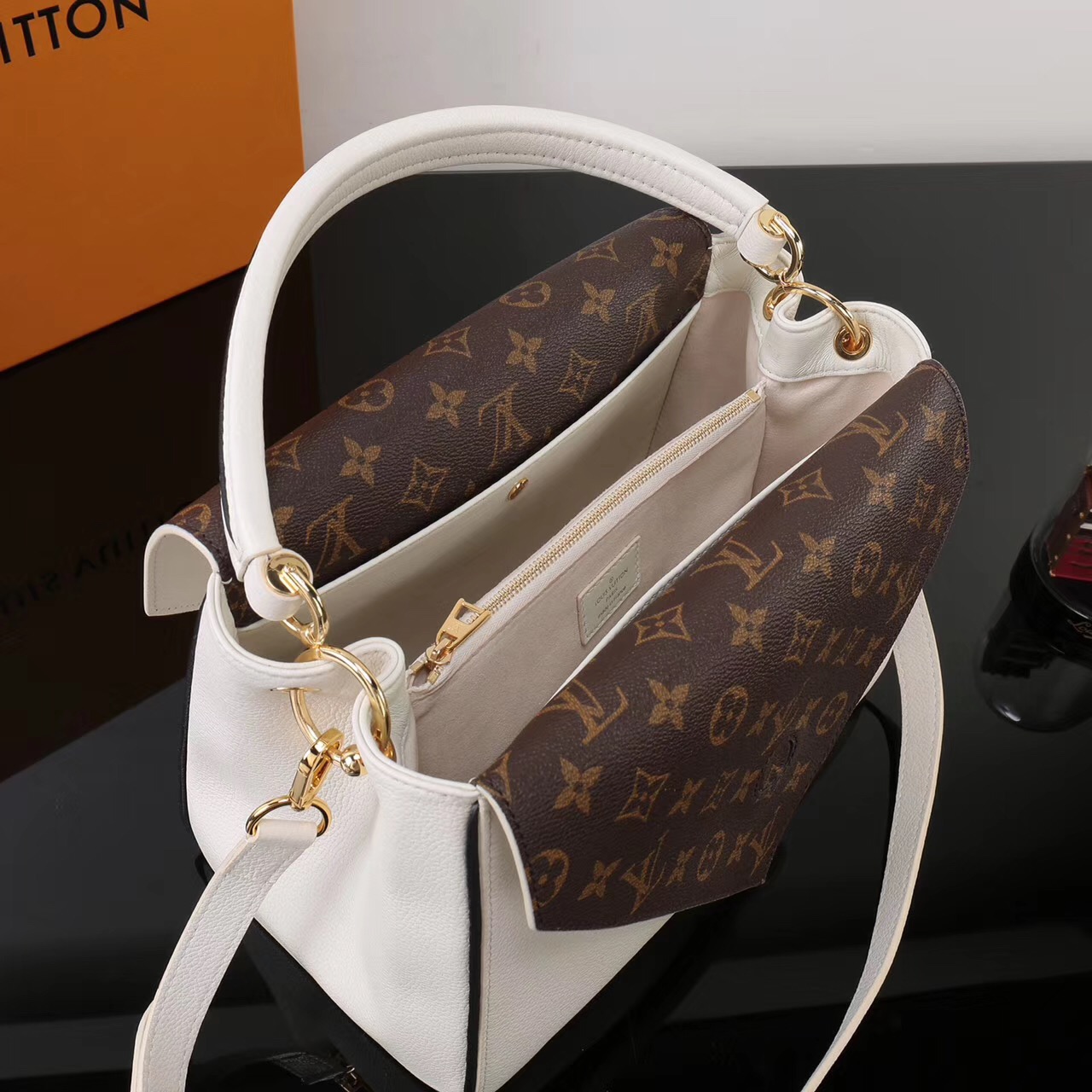 LV Louis Vuitton Monogram Double V Handbags Shoulder M54438 Leather bags White