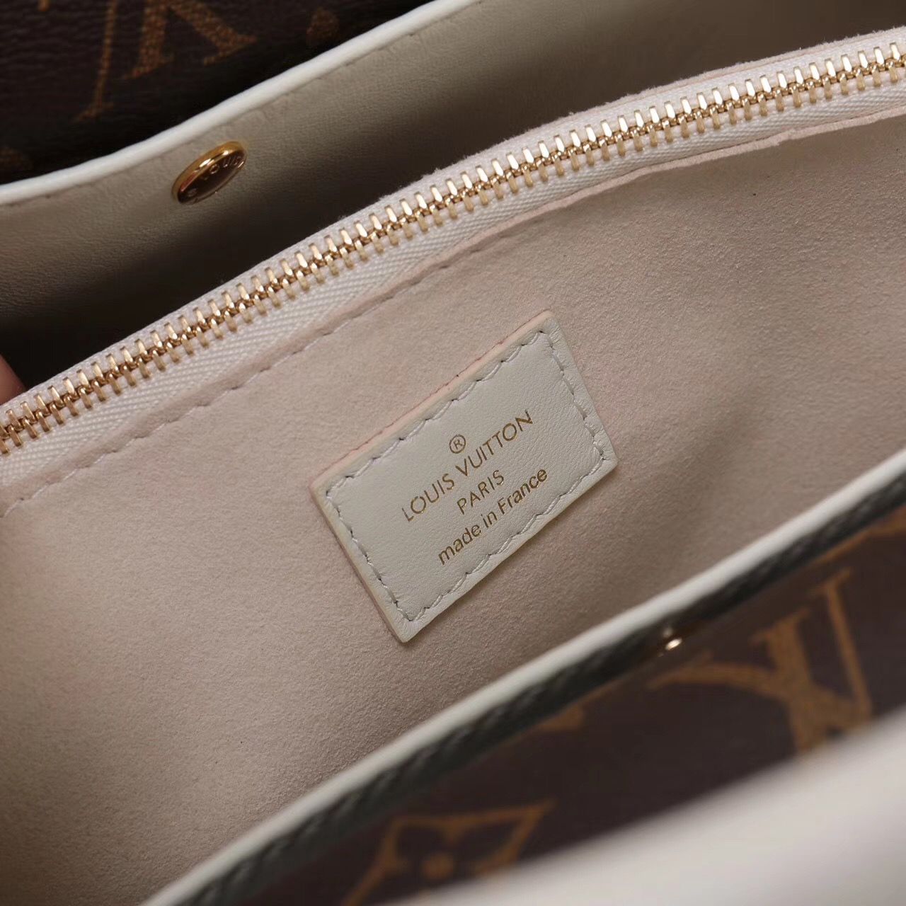 LV Louis Vuitton Monogram Double V Handbags Shoulder M54438 Leather bags White