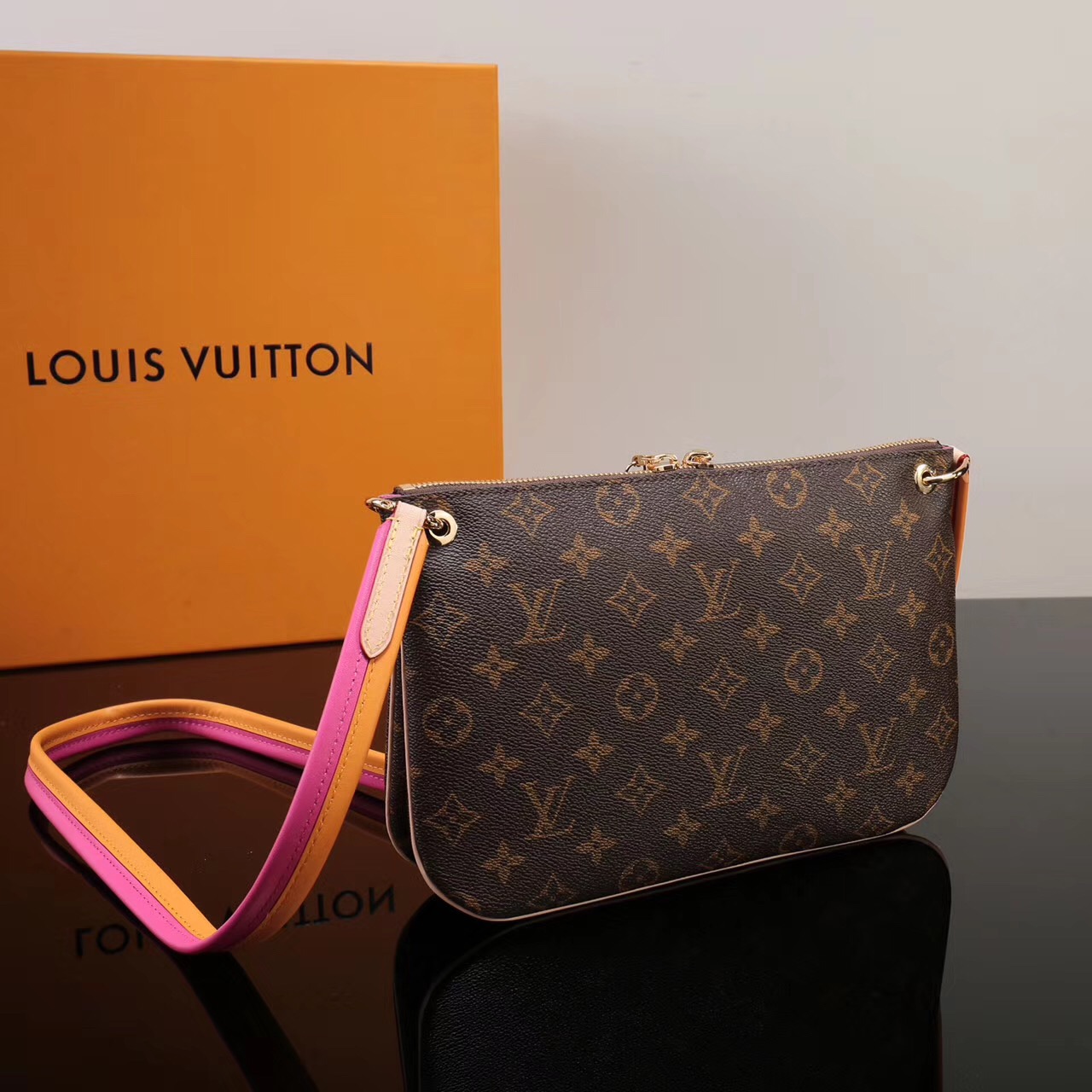 louis vuitton shoulder bag with zipper