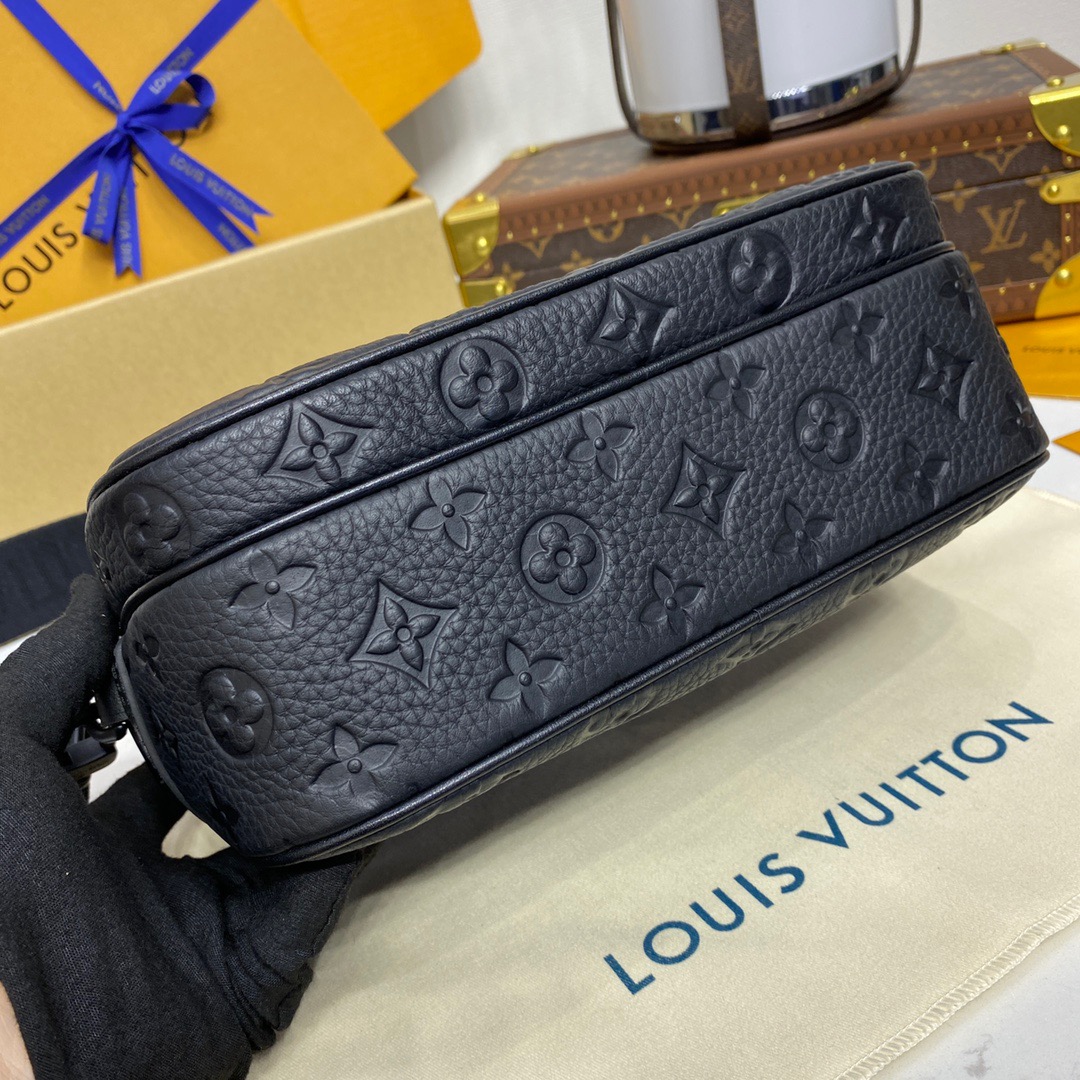 Louis Vuitton LV Men S Lock Messenger Bag Handbag M58489 in Black