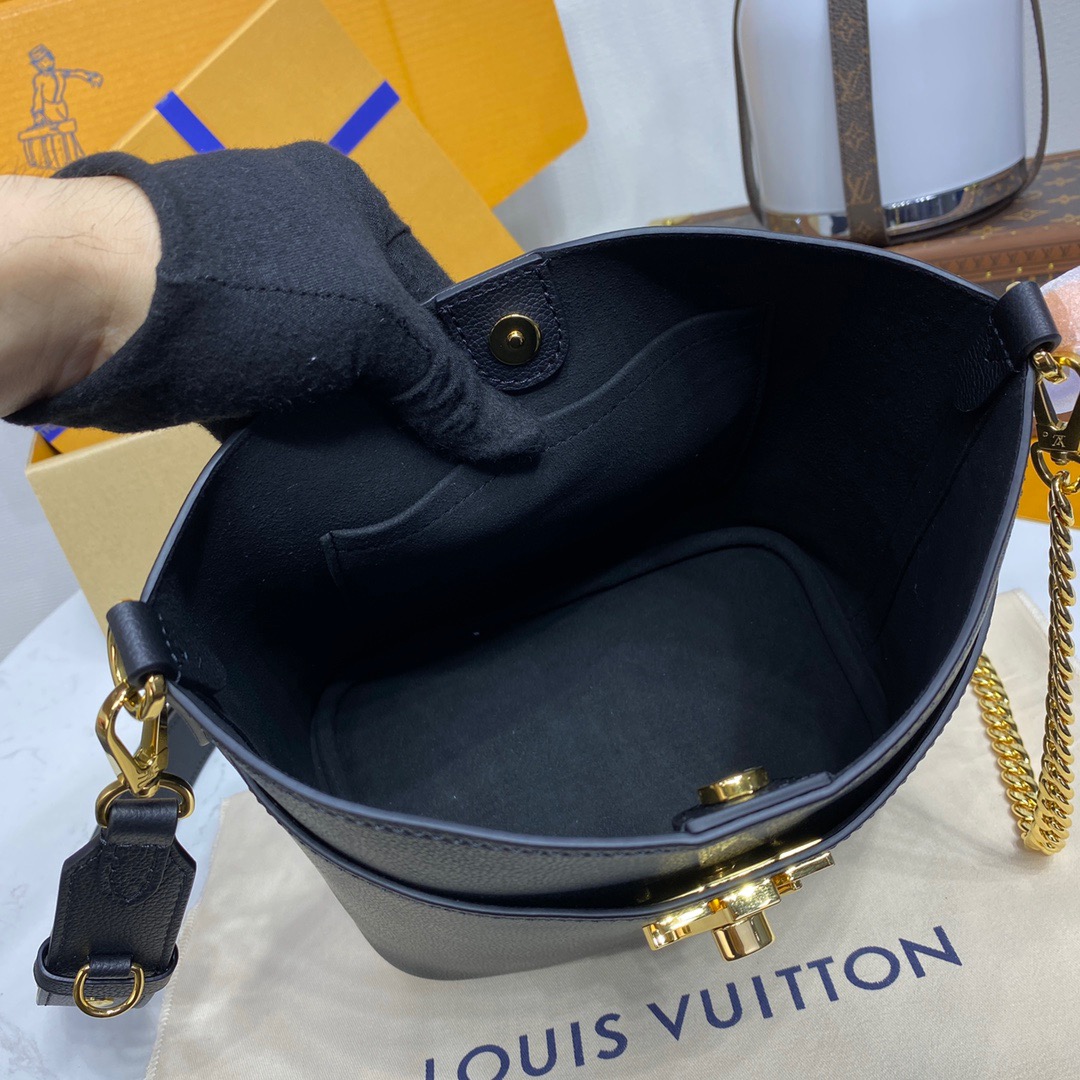 Louis Vuitton LV Real Leather Lock and Walk Bag Handbag M24006 Black