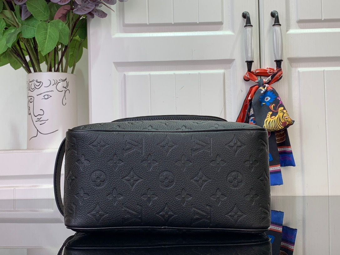 Louis Vuitton LV Men Dopp Kit Toiletry Bag Handbag M11510 Black