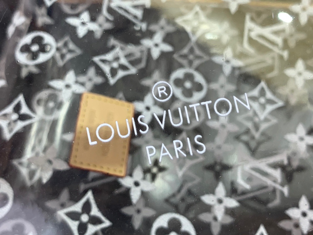 Louis Vuitton LV Trio Poche Toilette Bag Clutch Handbag M11390 