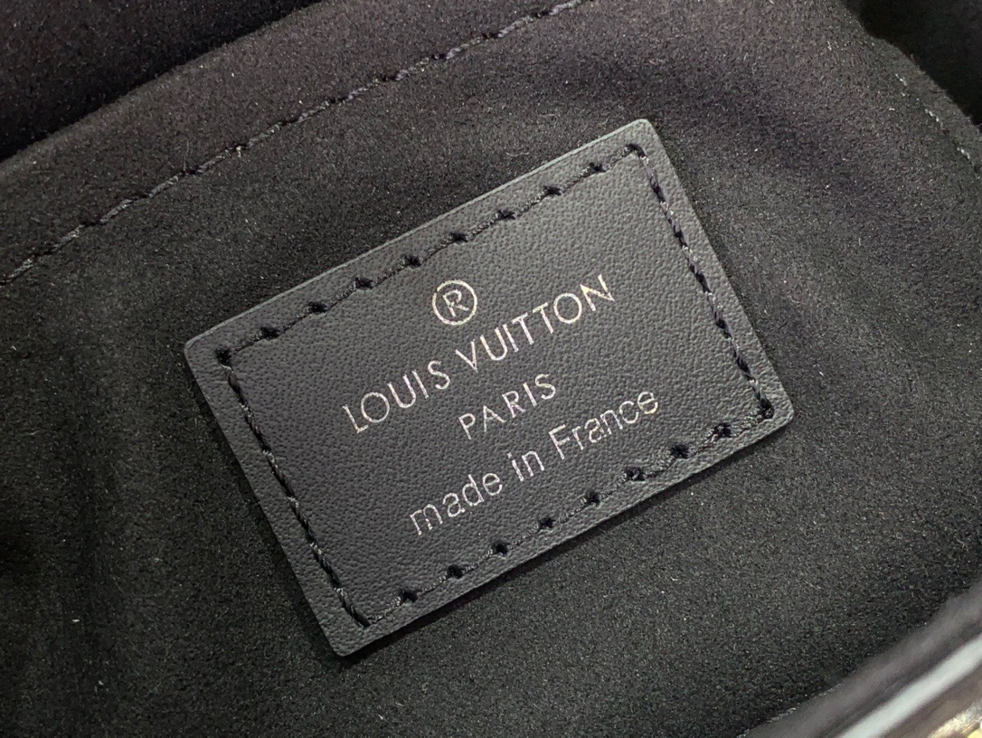 Louis Vuitton LV Monogram Camera Box Bag Handbag M12362 Black