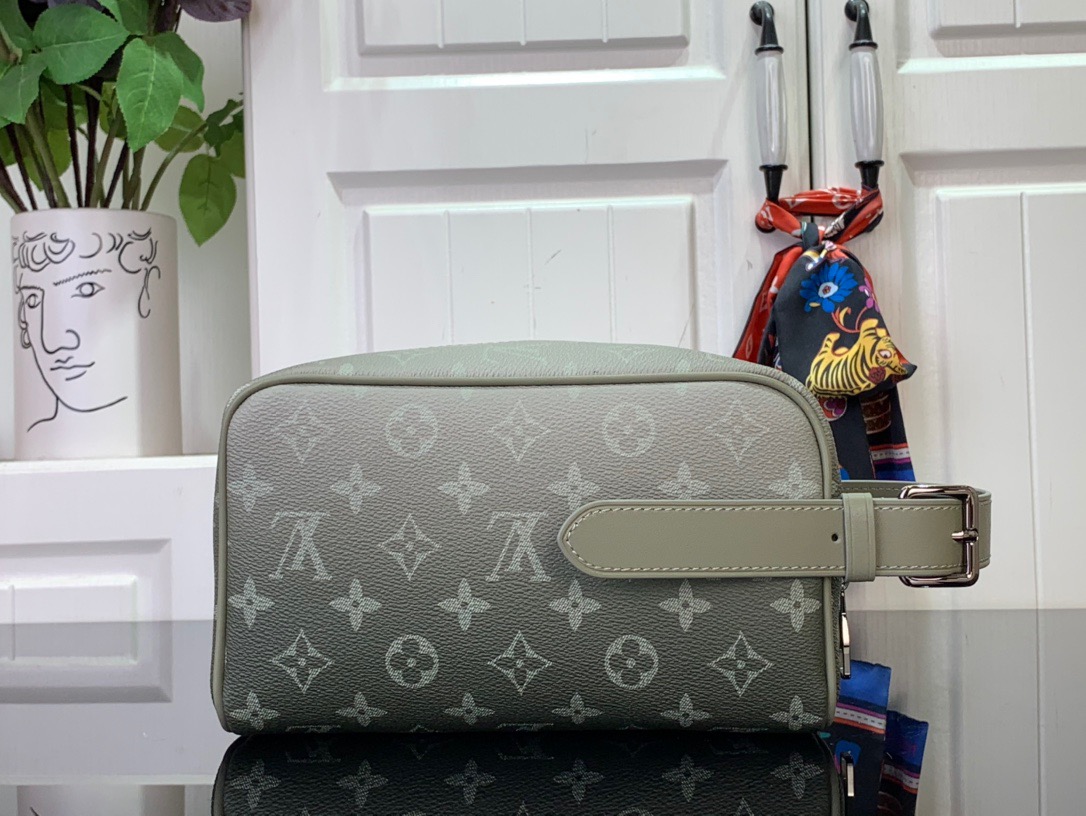 Louis Vuitton LV Men Monogram Locker Dopp Kit Bag Handbag M11559 Green