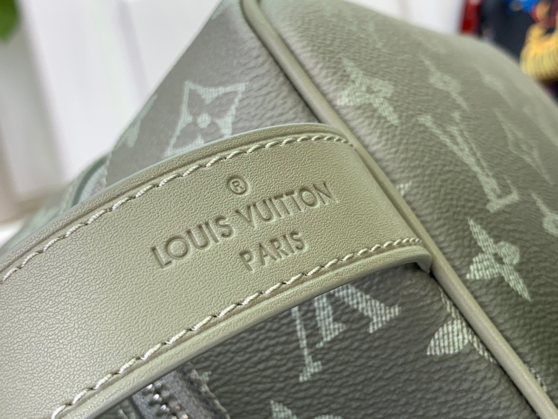 Louis Vuitton LV Men Monogram Locker Dopp Kit Bag Handbag M11559 Green