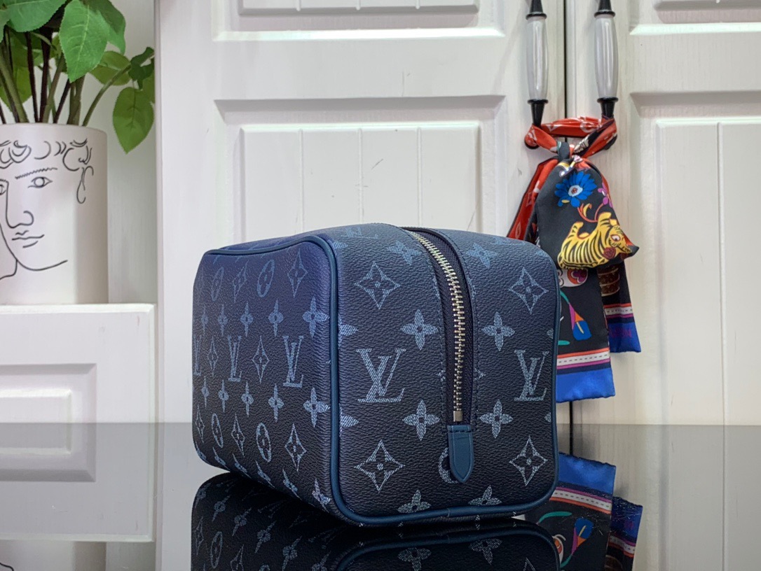 Louis Vuitton LV Men Monogram Locker Dopp Kit Bag Handbag M11559 Blue