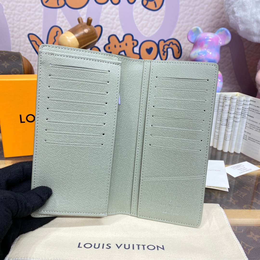 Louis Vuitton LV Monogram Gradient Brazza Wallet Purse Cardholder M11546 Green