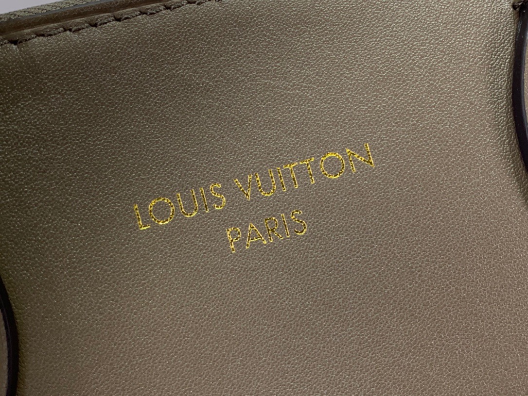 Louis Vuitton LV Calfskin Lock it Medium Tote Bag Handbag M22927 Coffee