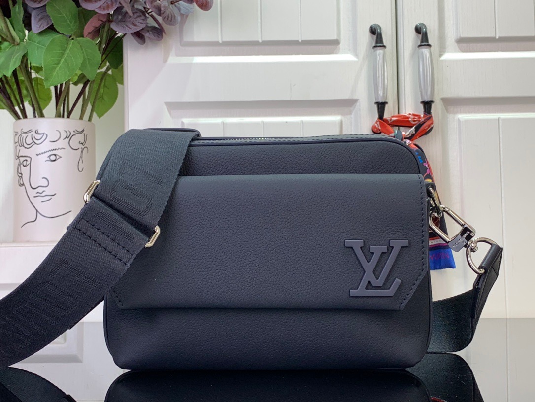 Louis Vuitton LV Men Fastline Messenger Bag Handbag M11600 Navy Blue