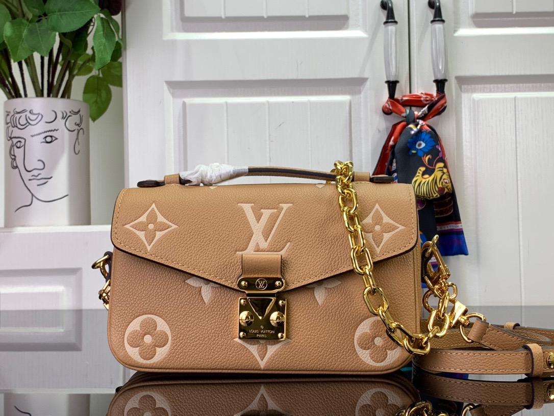 Louis Vuitton LV Pochette Metis East West Bag Handbag M12735 Tan