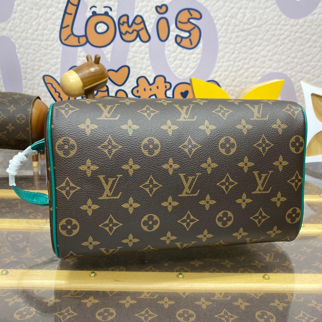 Louis Vuitton LV Monogram Dopp Kit Toiletry Bag Pouch M12639 Green