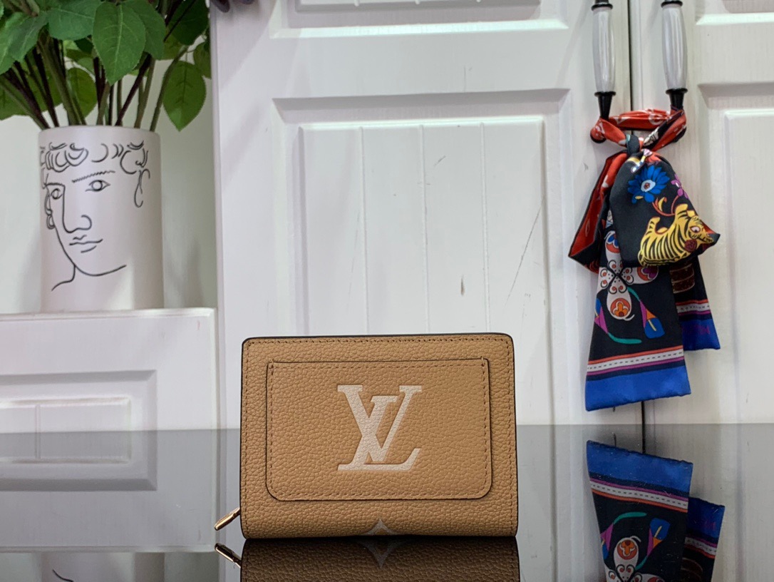 Louis Vuitton LV Calfskin Clea Cardholder Wallet Purse M80151 Tan