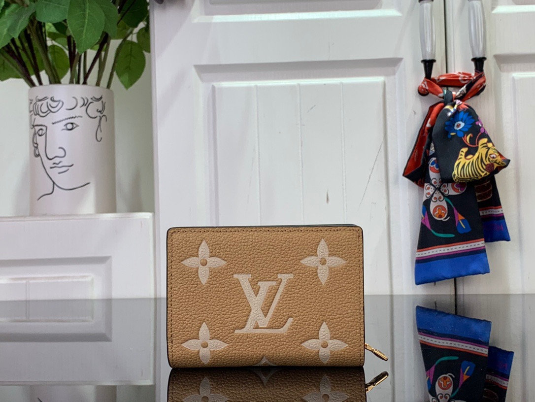 Louis Vuitton LV Calfskin Clea Cardholder Wallet Purse M80151 Tan