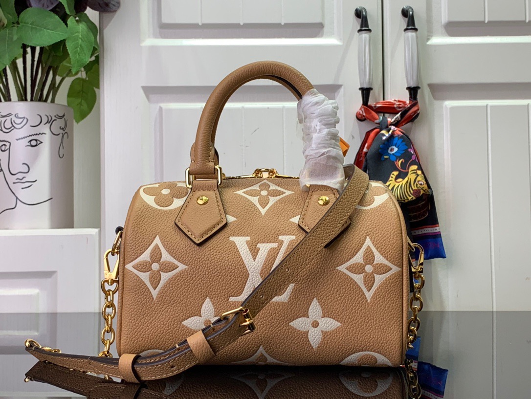 Louis Vuitton LV Calfskin Speedy Bandouliere 20 Bag Handbag M12713 Tan