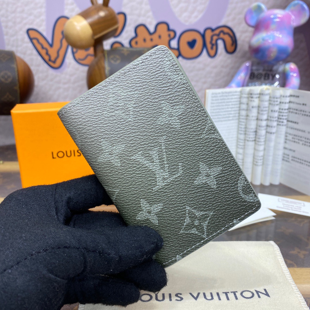 Louis Vuitton LV Monogram Gradient Pocket Wallet Purse Cardholder M11549 Green