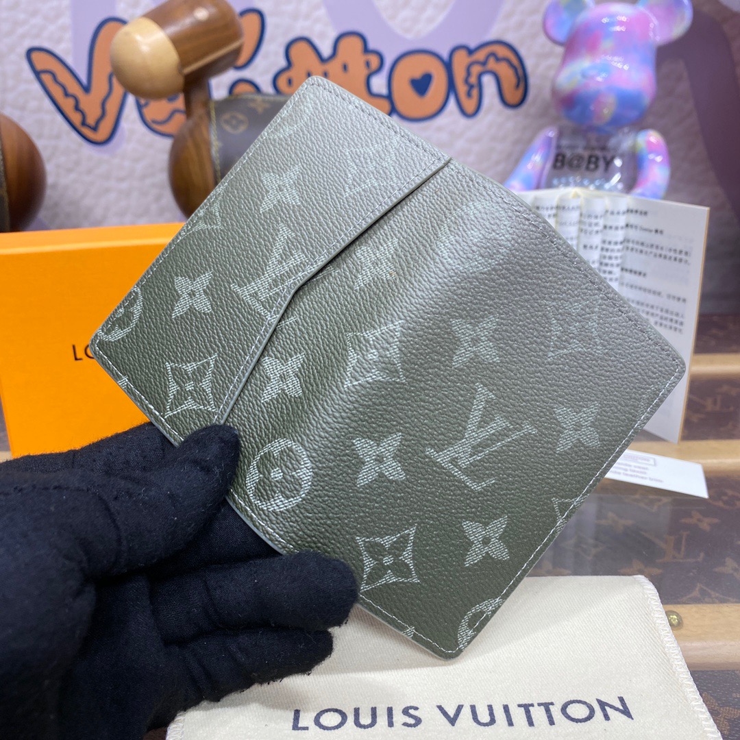 Louis Vuitton LV Monogram Gradient Pocket Wallet Purse Cardholder M11549 Green