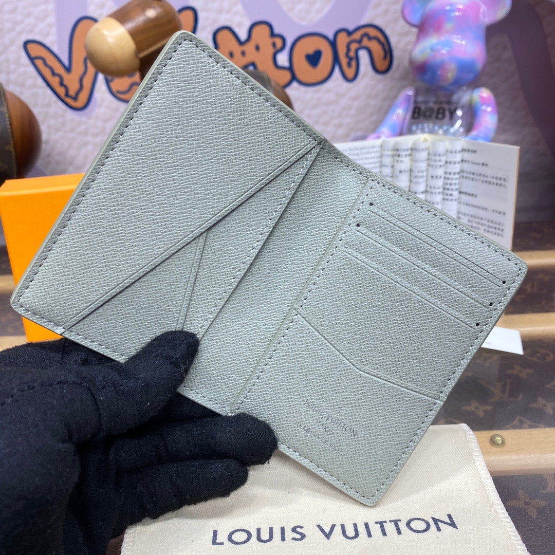 Louis Vuitton LV Monogram Gradient Pocket Wallet Purse Cardholder M11549 Green