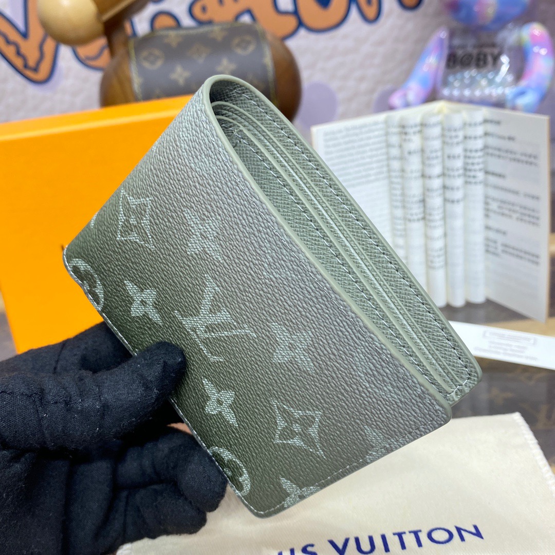 Louis Vuitton LV Monogram Gradient Multiple Wallet Purse Cardholder M11547 Green