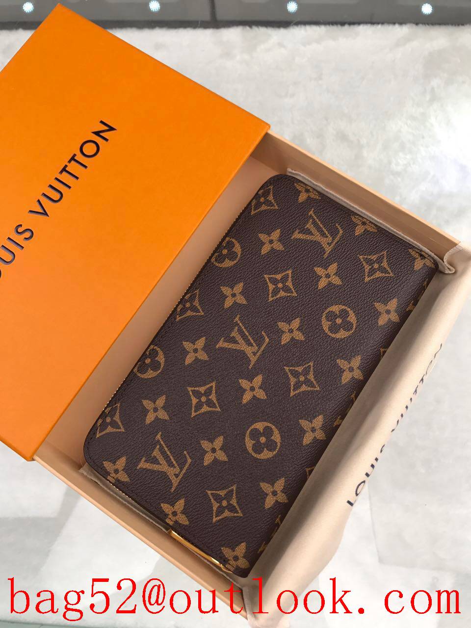 LV Louis Vuitton x-large brown monogram zipper wallet passport purse M60002