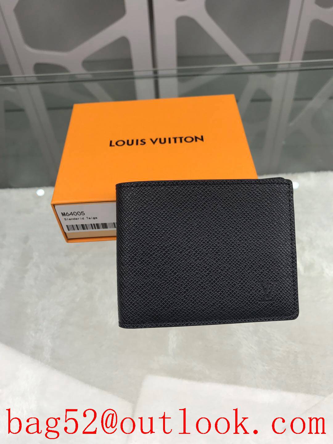 LV Louis Vuitton black Taiga leather small pocket wallet purse M64005