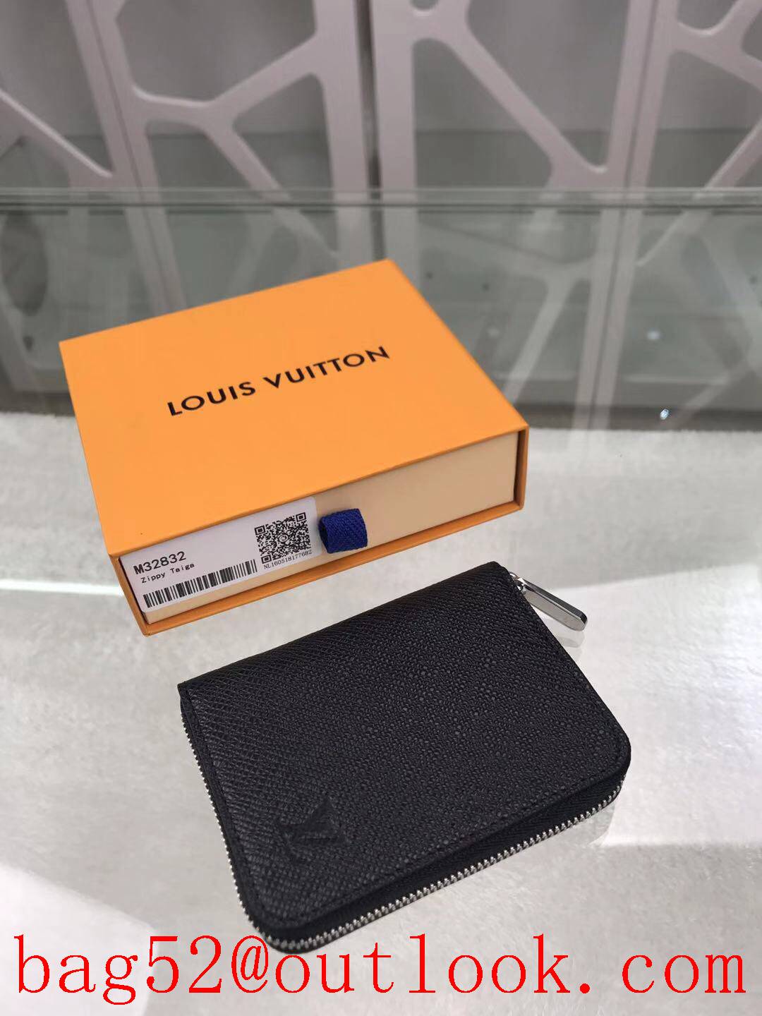 LV Louis Vuitton small Taiga leather coin card holder zipper wallet purse M32832